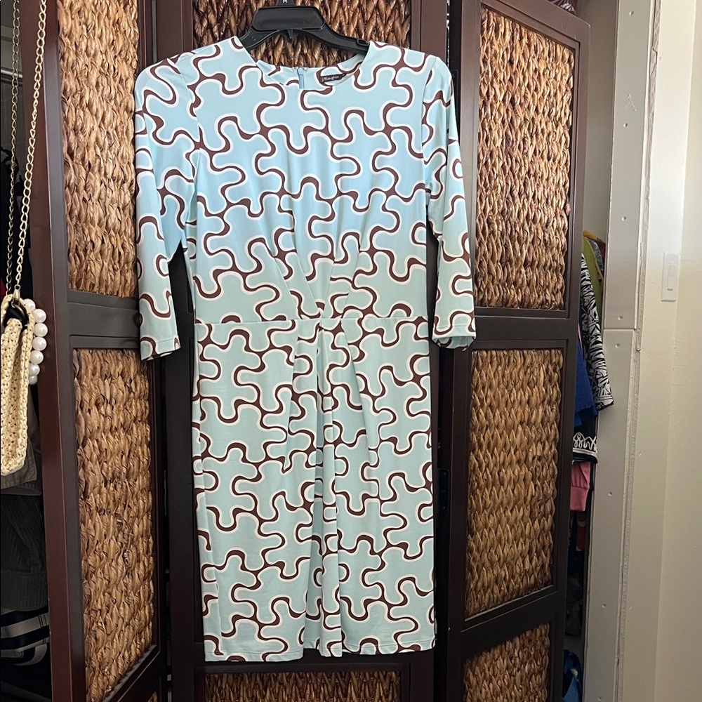 J. McLaughlin Light Blue and Brown Twist-Waist Knee Dress Size M